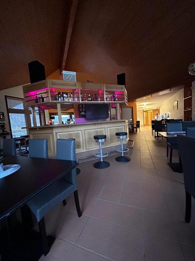 Hotel Edirol Vouvry Exteriér fotografie